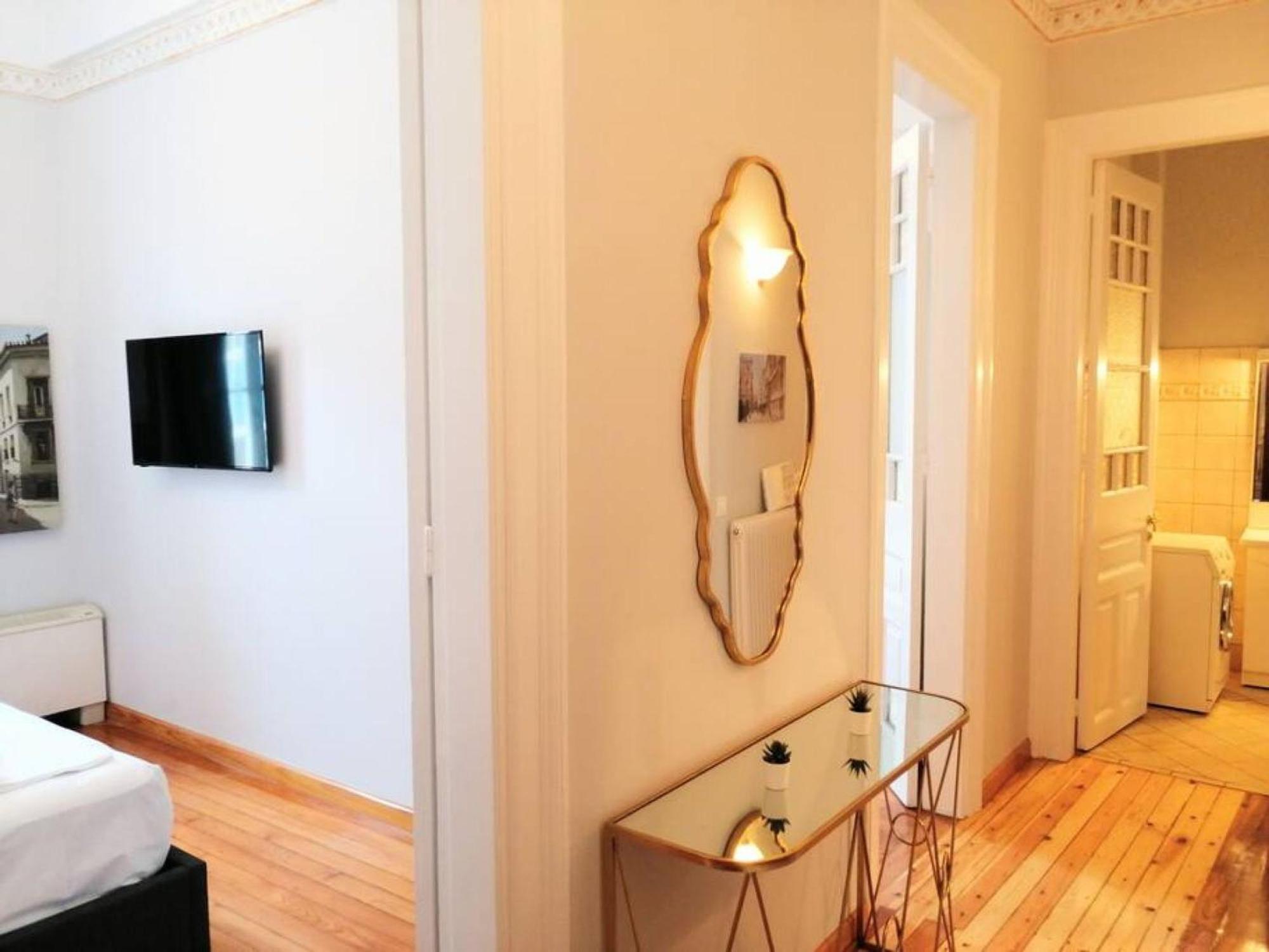 Elegant Apartment Under The Acropolis Atina Dış mekan fotoğraf