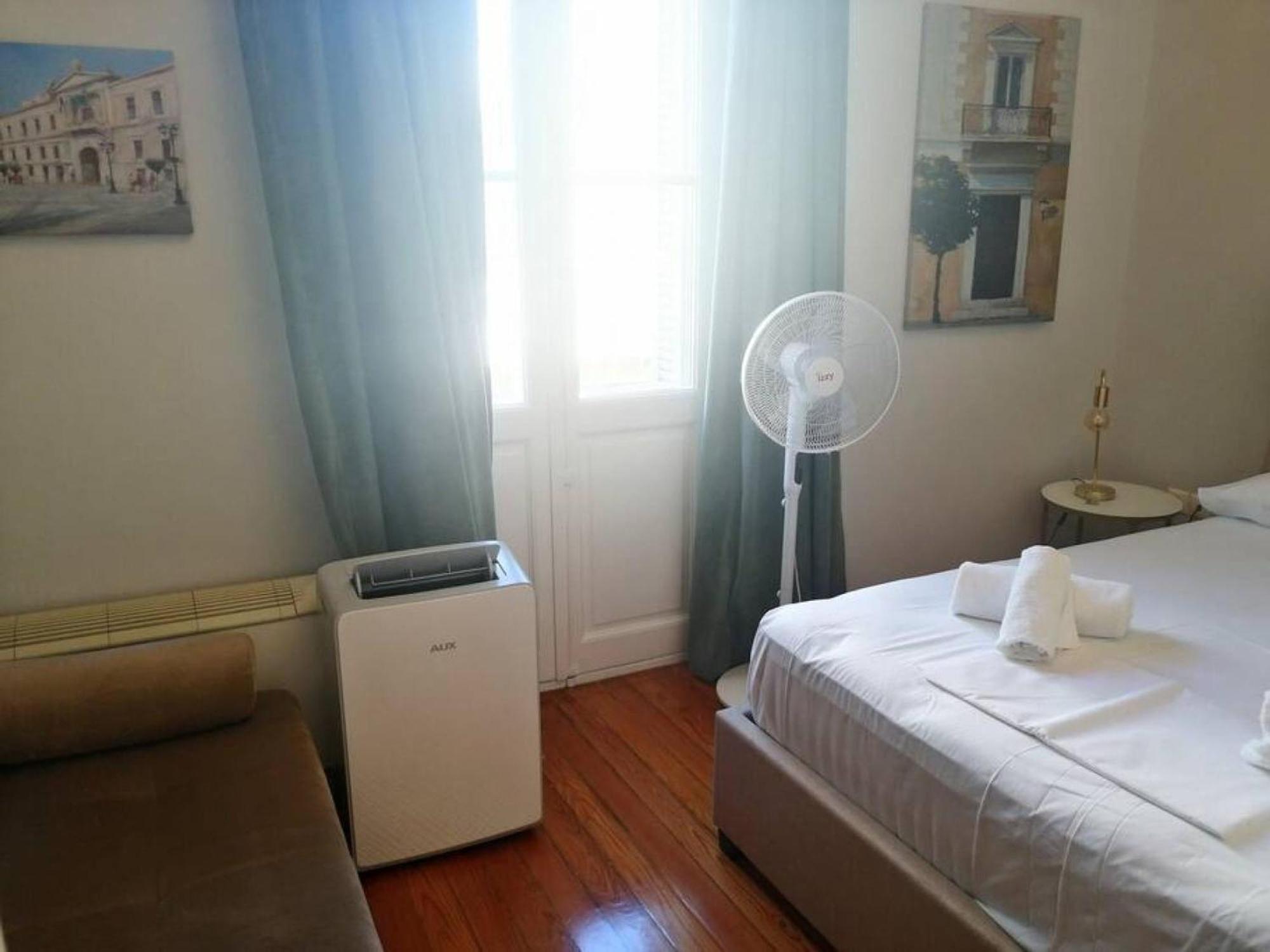 Elegant Apartment Under The Acropolis Atina Dış mekan fotoğraf